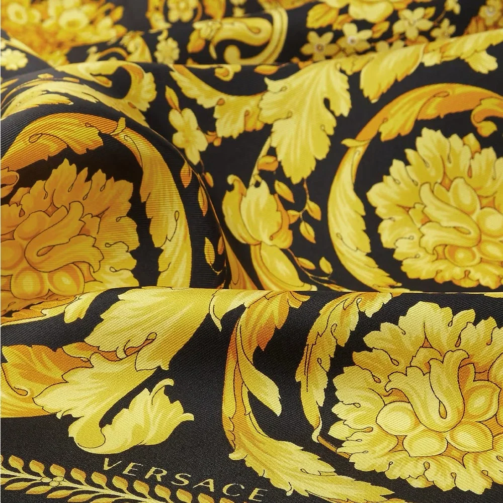 Versace SCARF BAROCCO LARGE SILK FOULARD 35” - Picture 2 of 5